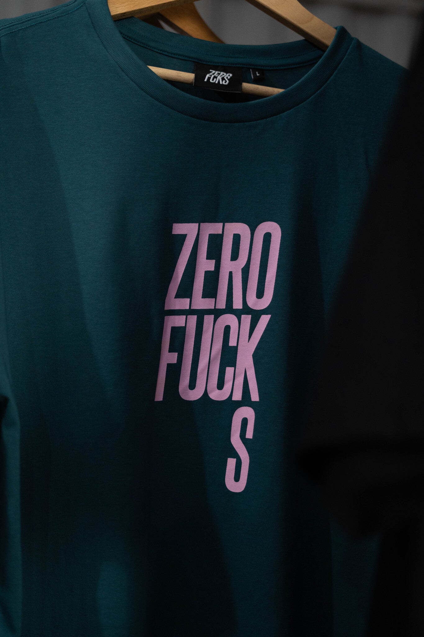 T-shirt Zerofucks Vertical Hang