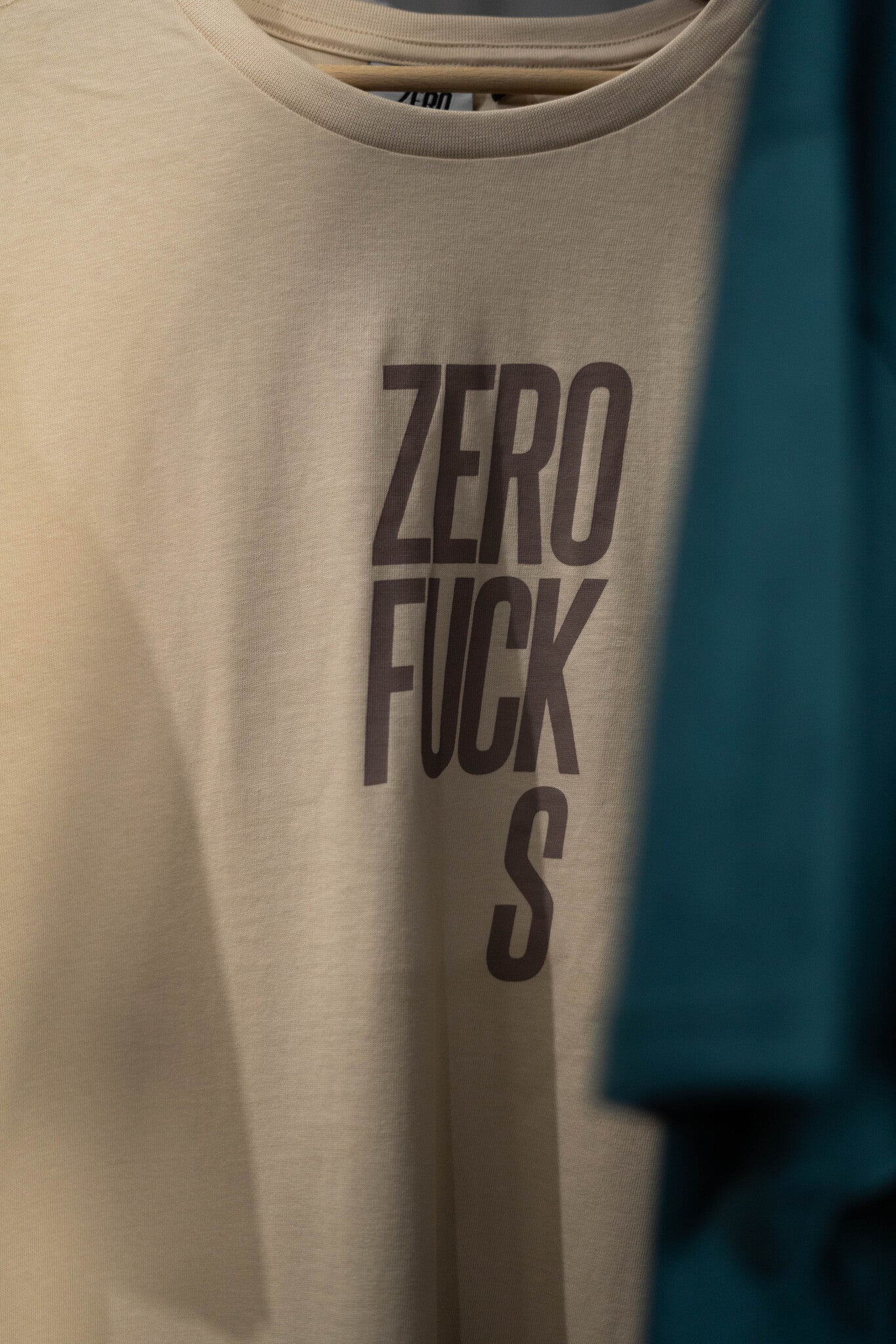 T-shirt Zerofucks Vertical Hang